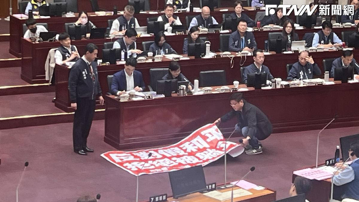 北市人口10年少掉1個大安區！綠營議員程序杯葛　蔣萬安遭質疑大撒幣、躺平