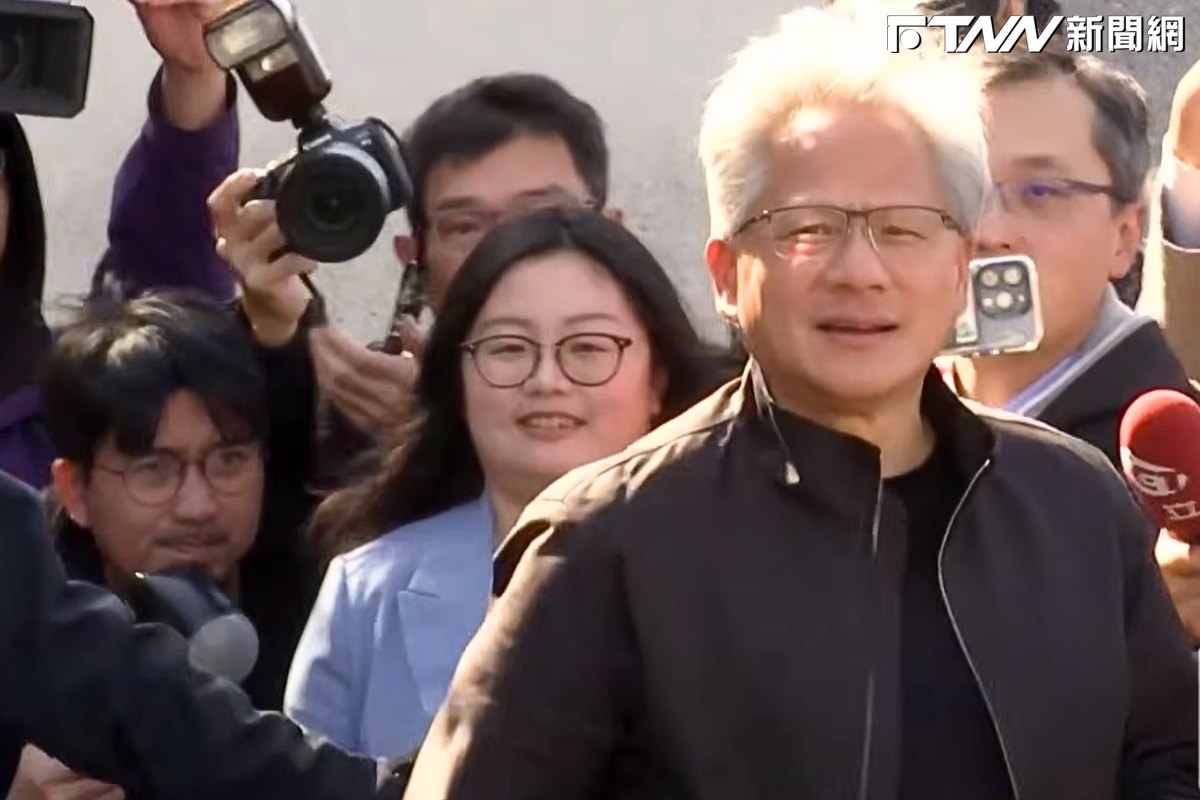 李四川透露黃仁勳曾問他「為什麼回故鄉這麼難？」強調修法便利產業投資重要性