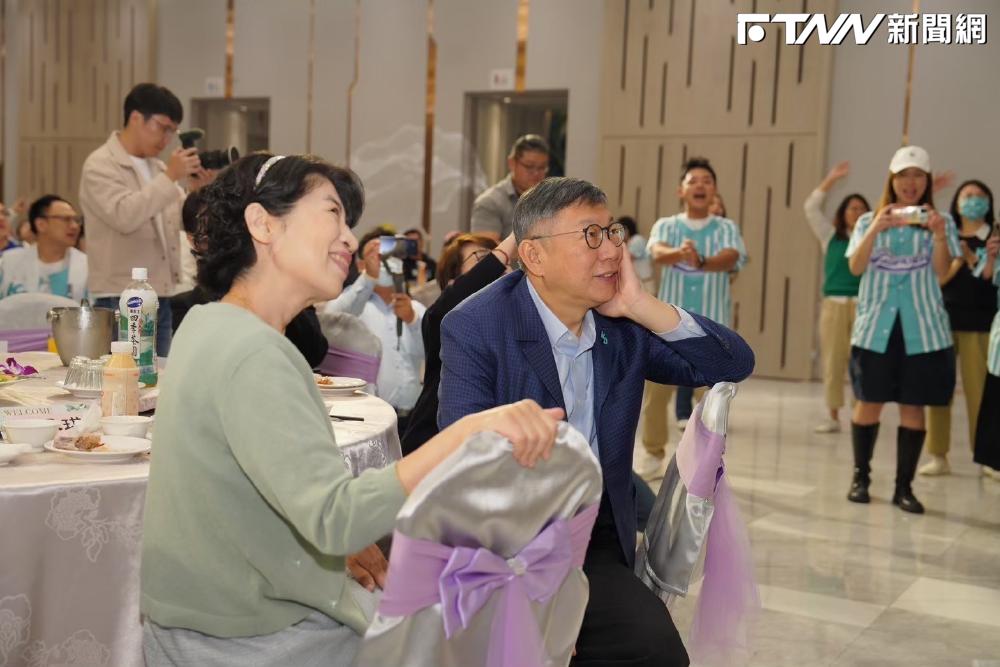 柯文哲嘆沒傭人不會貪污！陳佩琪發文遭網酸「好了啦快去擦地板」　親回這句