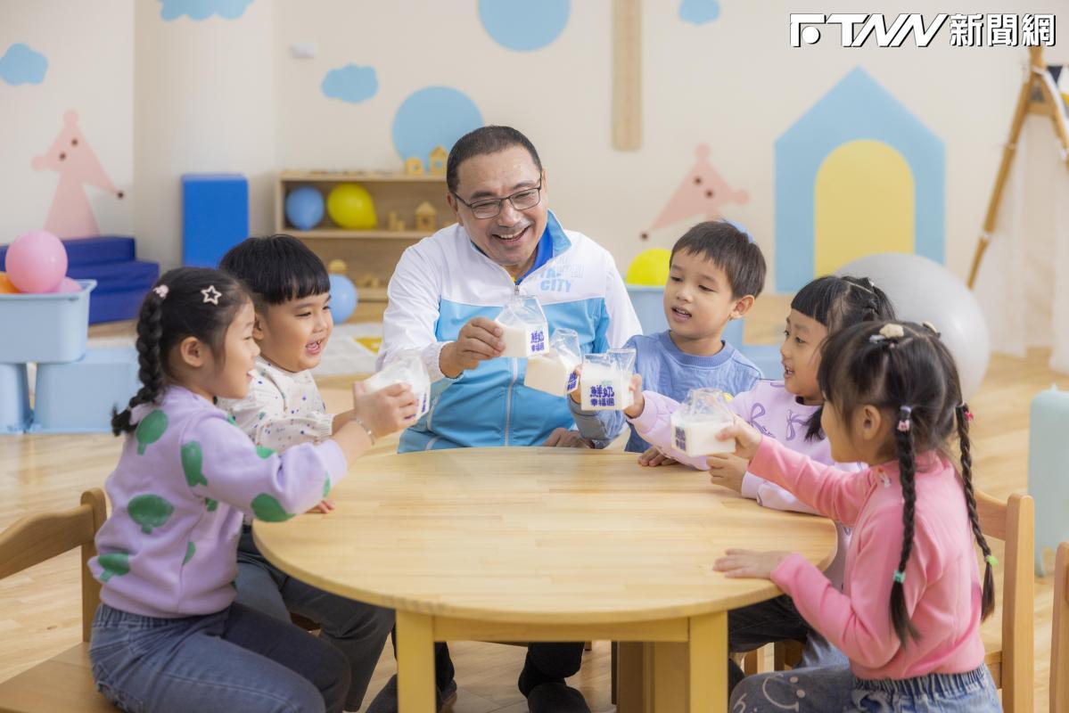 超過32萬名學童受惠！侯友宜宣布「115學年度」開學起　全市公私立國中小學生營養