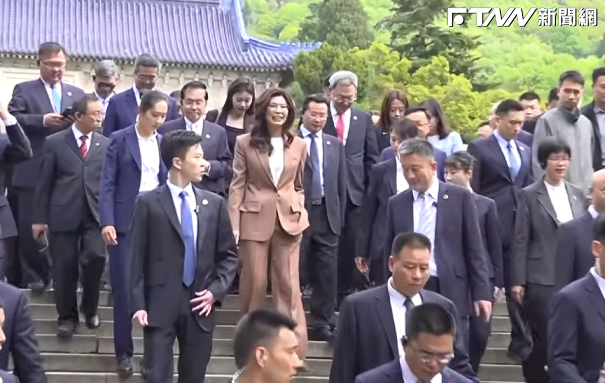 鄭麗文南京謁陵孫中山　哽咽提台灣人嚮往創立中華民國